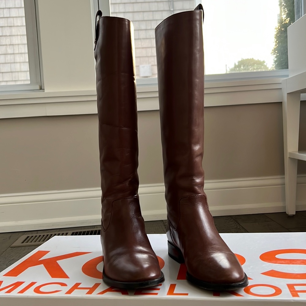 Kors Michael Kors high boots . Brown Leather, in perfect condition.